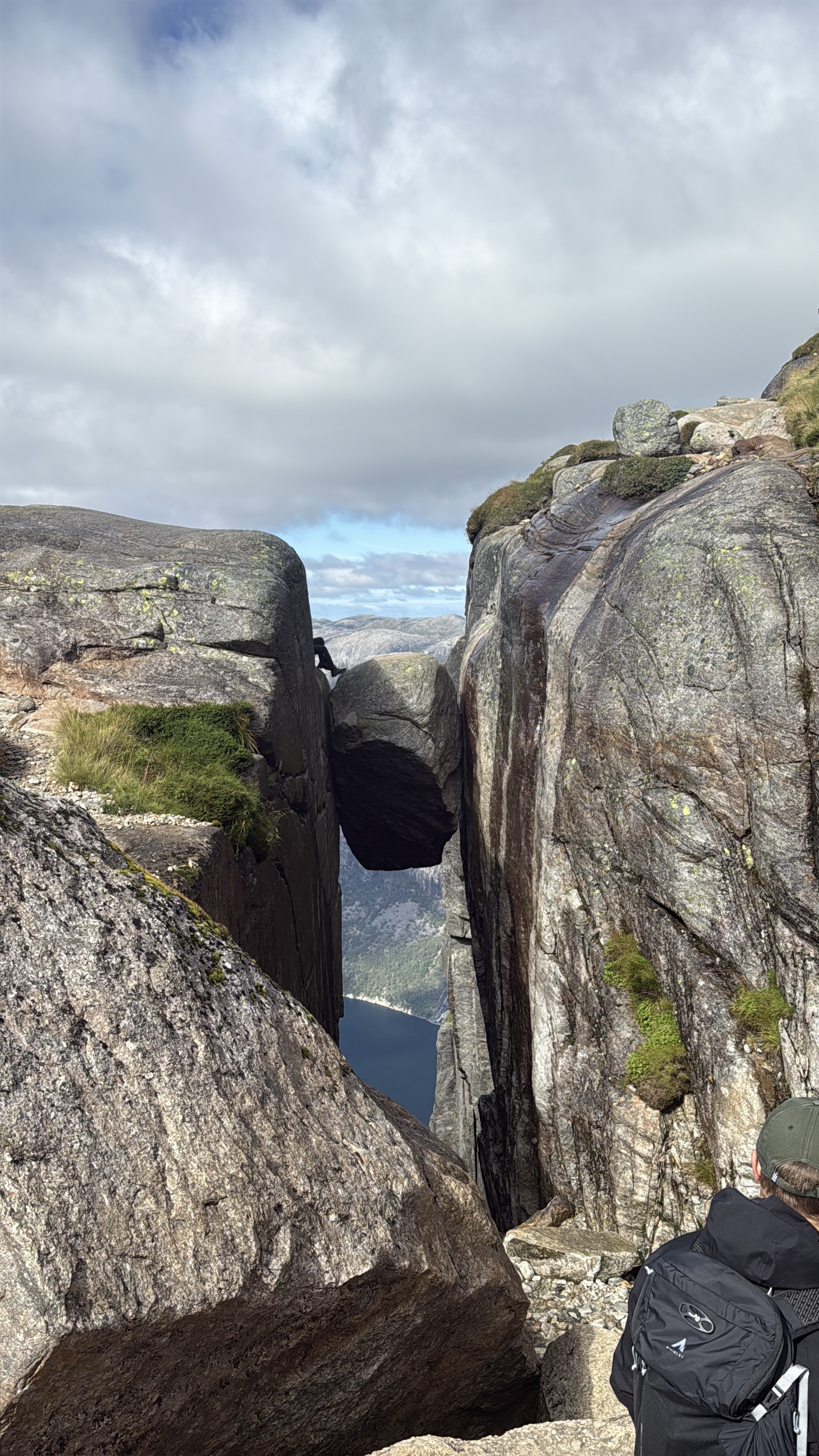 Kjeragbolten, Norway